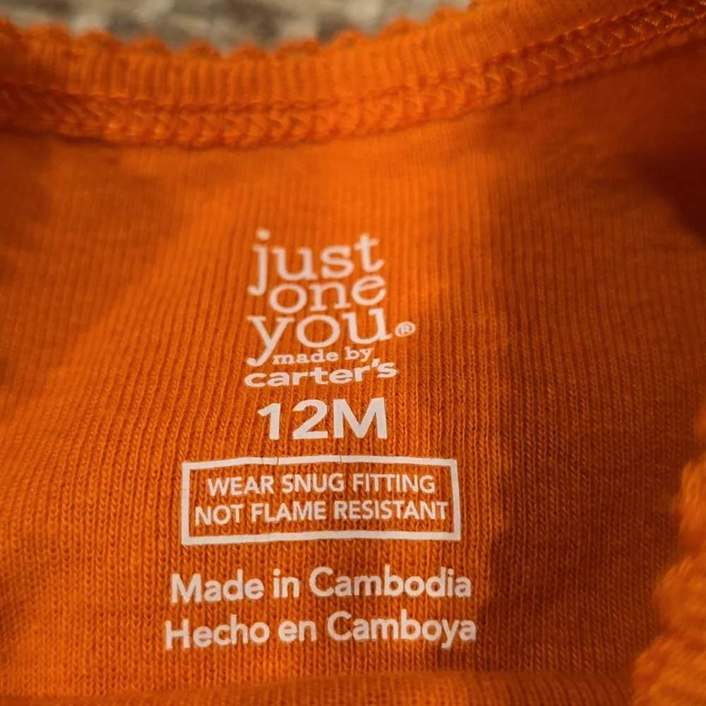 ❤️10/$13 New without tag just one you by carter's halloween pajama top
